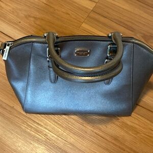 Woman Silver Gray Micheal Kors Satchel with Shoulder straps!!!